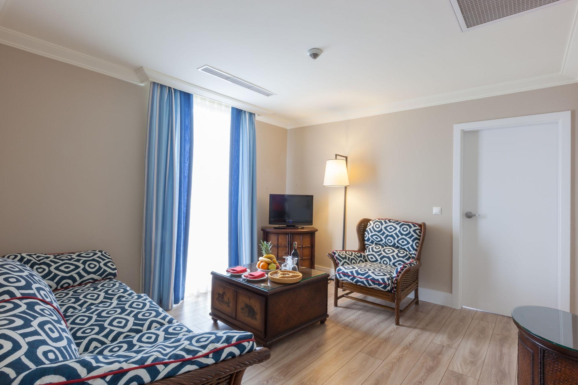 โรงแรมไอซี กรีน พาเลซ อันตัลยา ภายนอก รูปภาพ A living room at the hotel