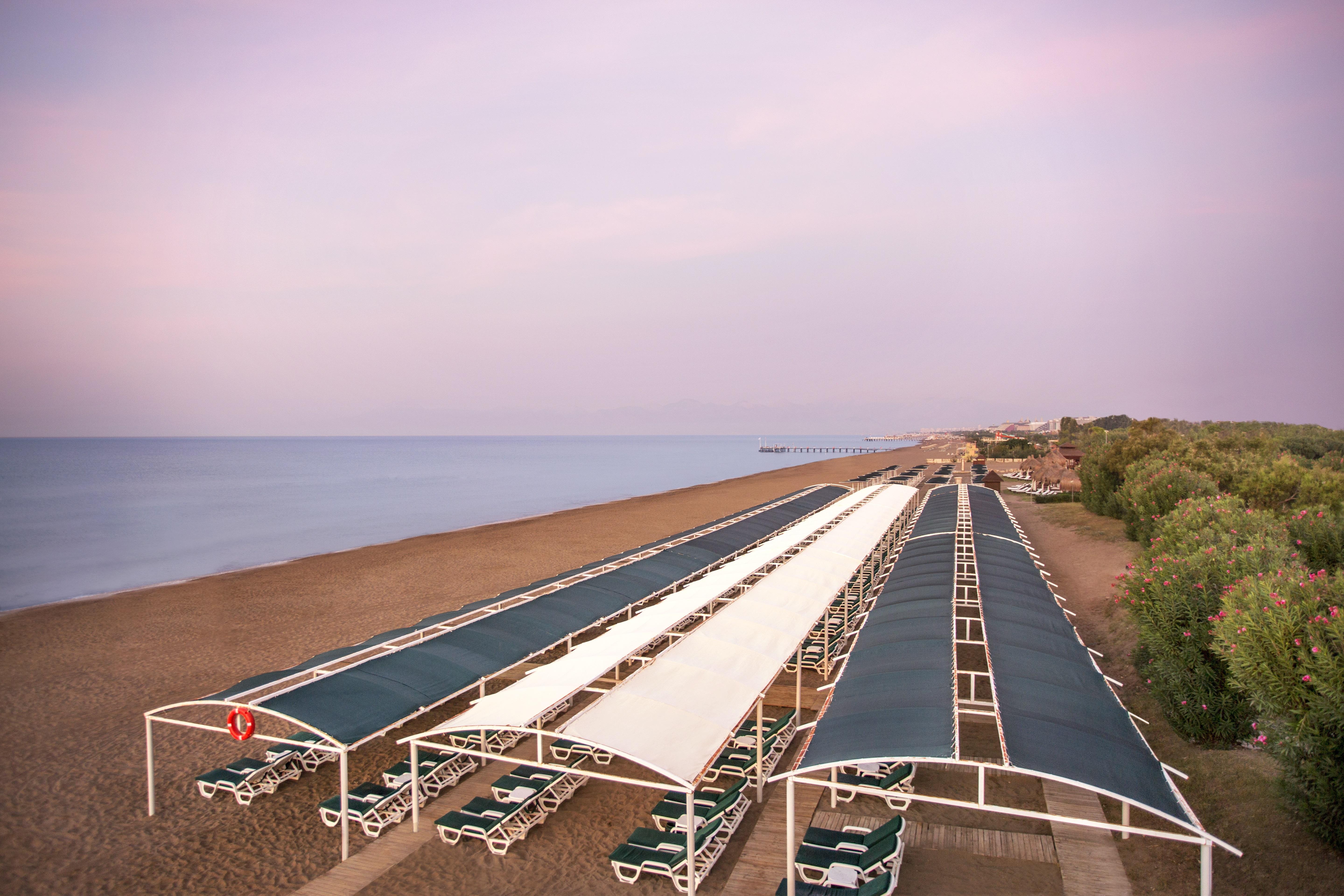 โรงแรมไอซี กรีน พาเลซ อันตัลยา ภายนอก รูปภาพ The beach of the resort