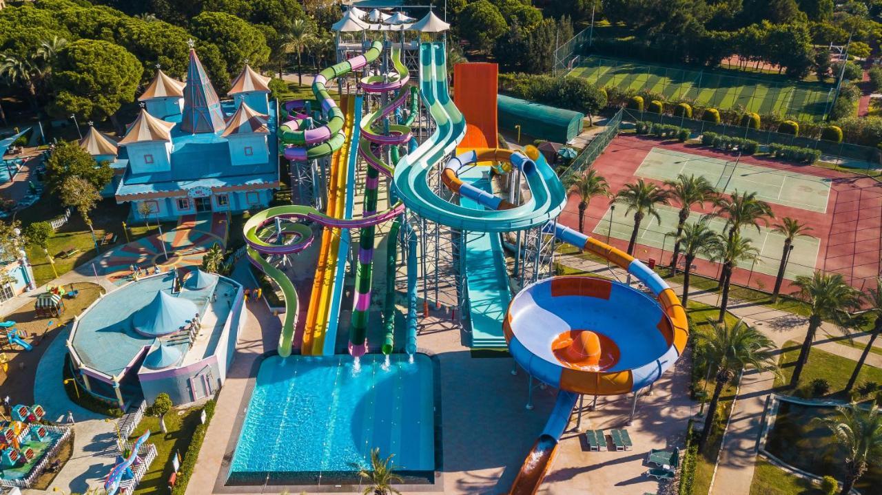 โรงแรมไอซี กรีน พาเลซ อันตัลยา ภายนอก รูปภาพ Aerial view of Wet'n'Wild Water World